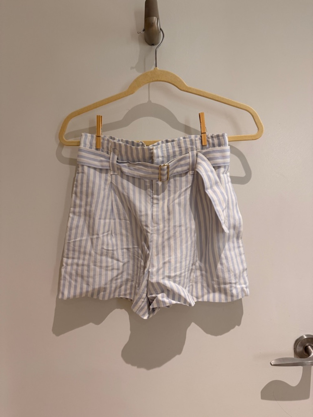 High-Waist Shorts with Self-Tie Belt - Light Blue/White